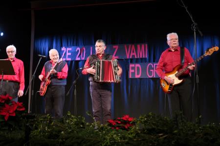 Lojze Bajc s prijatelji1